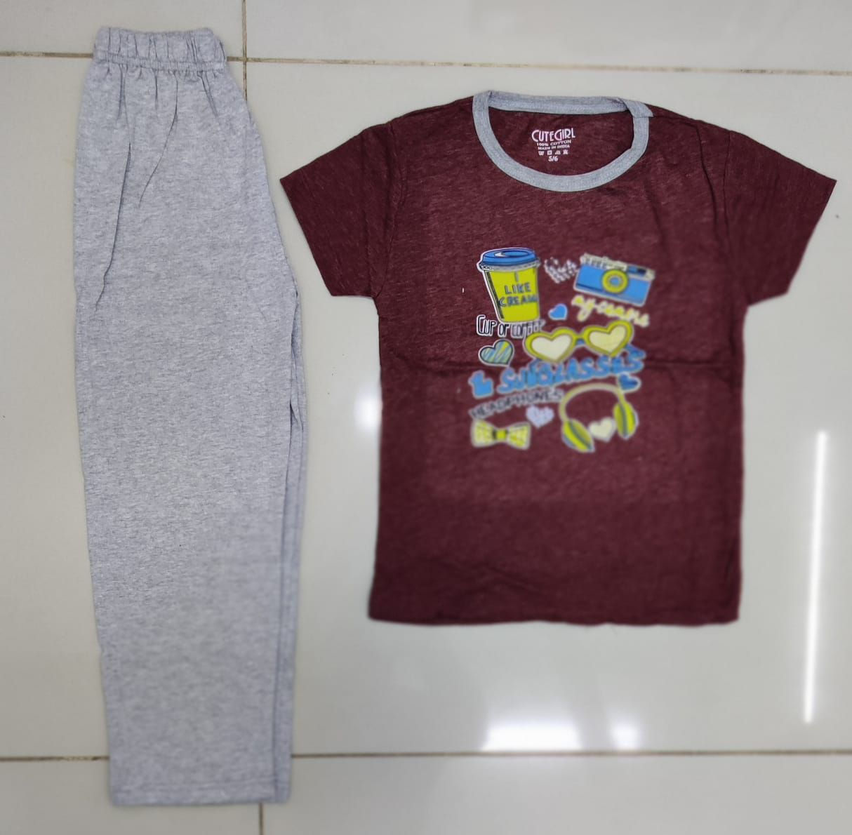 موجود 10,000 درزن 
كرتون مشكل نقشات 
تعبئة 16.5 درزن 
بضاعة قطن خامة كتير نظيفة
مقاس من 3 سنة الى 8 سنة
الامارات دبي


**إذا كنت صاحب هذا الإعلان وتريد حذفه لأي سبب، رجاءا أرسل رسالة إلى الدعم الفني**