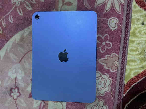 السلام عليكم شباب ايباد 11 عادي للبيع ذاكره 128بطاريه 100 ماستخدم هواي صار شهر ونص من اخذته كرتونه ويا وشاحنته الاصليه  السعر 450 وبي مجال المكان ديالى شهربان الشراي يتصل  *********** /***********
