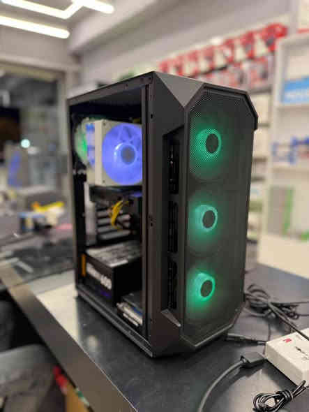 1» GPU• RTX 4060ti gigabyte 8gb
2) CPU R5 5600X
3) BORD• asrock b550
4) PSU• gamdias 600w bronze
5) RAMO 16gb 3200mhz gskill
6/ Hard• ssd 256gb - 1tb hdd
7 Cooler• amd stock cooler
8) CASEOaura 4tan rgb
کەیسیکی زۆر بەهیز و زۆر هەرزان بۆ گەیمینگ و دیزاین 
زەمانی یەک مانگ 
نرخی ٧٧٥ دۆلار
گەیاندن بۆ هەموو شوینیک هەیە 
***********
*********** أربيل
