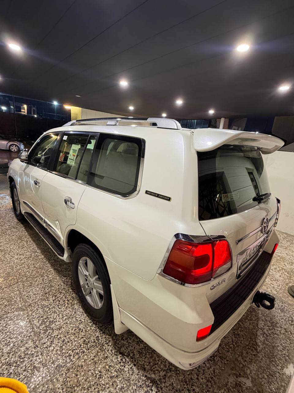 للبيع جوه السوك ...

السلام عليكم تيوتا لاندكروز 2013   GXR السياره

6سلندر رقم اربيل بأسمي تحويل مباشر 
بيه كم قطعه صبغ
ماشيه 159 الف كيلو حقيقي
اللون ابيض صدفي
موصفات 
سلايت روف 
فور ويل 
مري قلاب 
لايت زنون 
حساس امامي خلفي 
بصمات ابواب 
اشاير مري
جام اوتو
لايت زنون  
تبريد ثلاث قطع 
ثلاجه
7 راكب 
‏‎تحكم استيرن
السيارة حيل جديده 
كير محرك صدر تخم تاير كله بشرط 
السياره جاهزه من كلشي عليهه ادامه كامله
مكاني بغداد 
السعر 297 وبيه مجال للشراي
رقمي *********** بغداد, العراق
