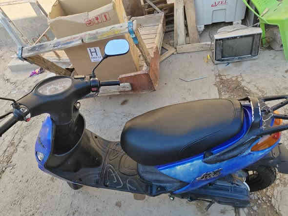 السلام عليكم دراجة اكزز كلجات جديدة مجفتة جديد كفراتهة نضافة 60 بل مية mp3 بس الكابريتة تجارية البلادية موجودة بيهة خمدة تشتري كابريتة تشد البلادية بعد ضلت يمك السعر 250 وبيهة مجال *********** / ماسنجر موجود مركز الحلة
