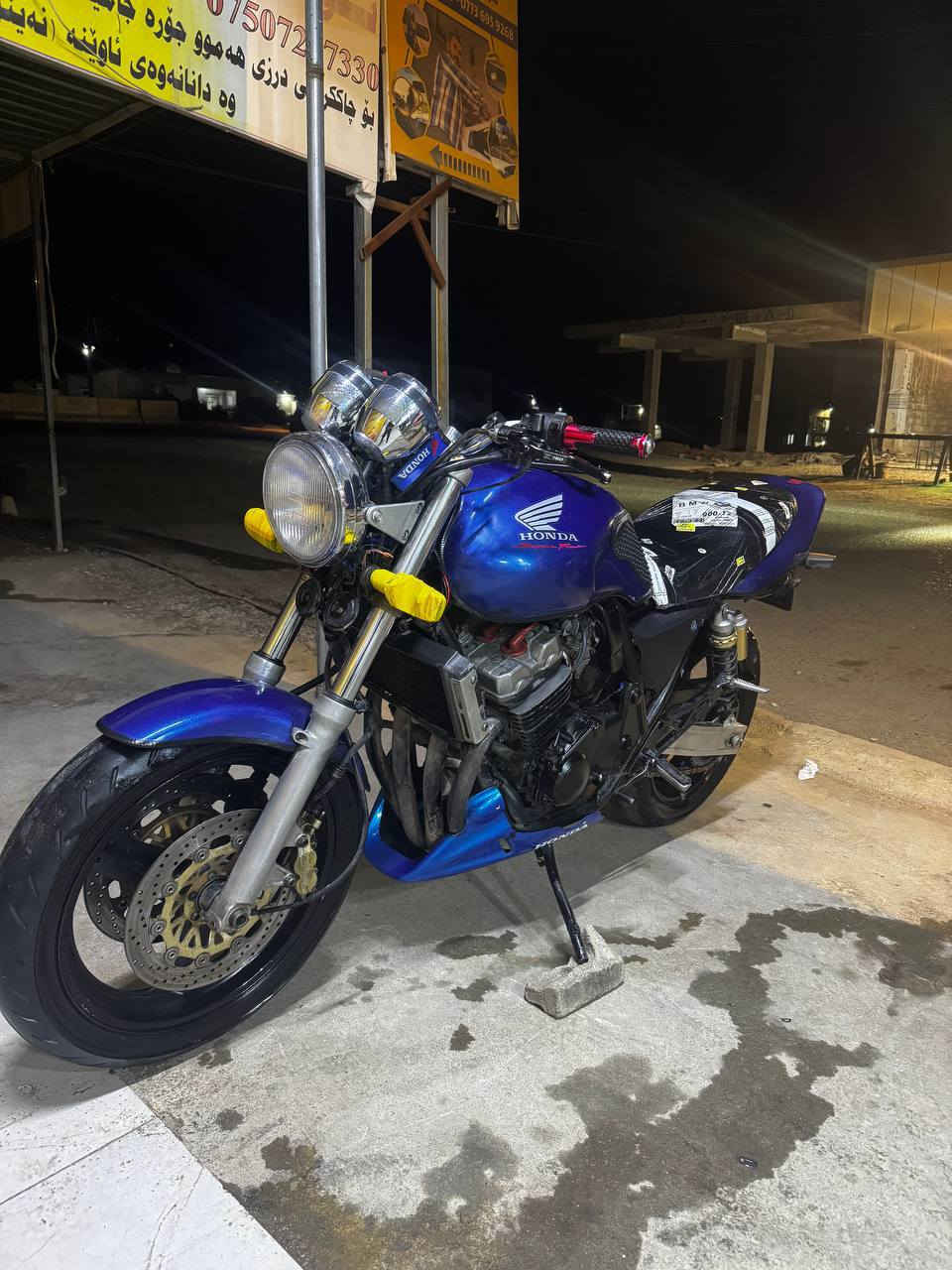 ‎cb400 model2000
مەکینەکەپس هەموی لەسەر بیلادە چرکەو100$ببڕە  ***********‎ كويسينجاك, أربيل
