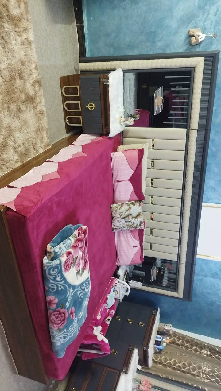 السلام عليكم  بسبب الوعود الكاذبه
غرفه تركيه. 9 قطع الخشب الثكيل. نضيفه اخت الجديده. تجي وتشوف بعينك 
***********
