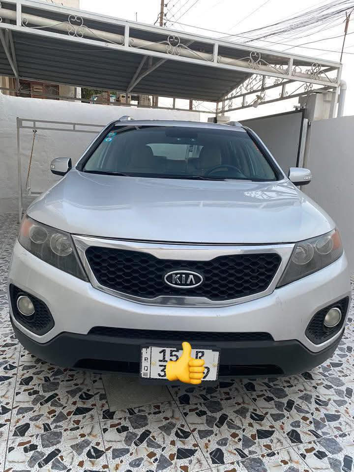 السلام عليكم للبيع سورنتو 2010 خليجي رقم أنبار دولي باسمي هزه جديدة تحويل مباشر محرك 3500 سته سلندر 7 راكب تبريد 3 قطع دفع رباعي سيارة جاهزه وجديده مال جناي ماشي 172 الف كيلو حقيقي
 باقي التفاصيل اتصال مكان السيارة سامراء ناحية المعتصم 

رقم الهاتف ***********
