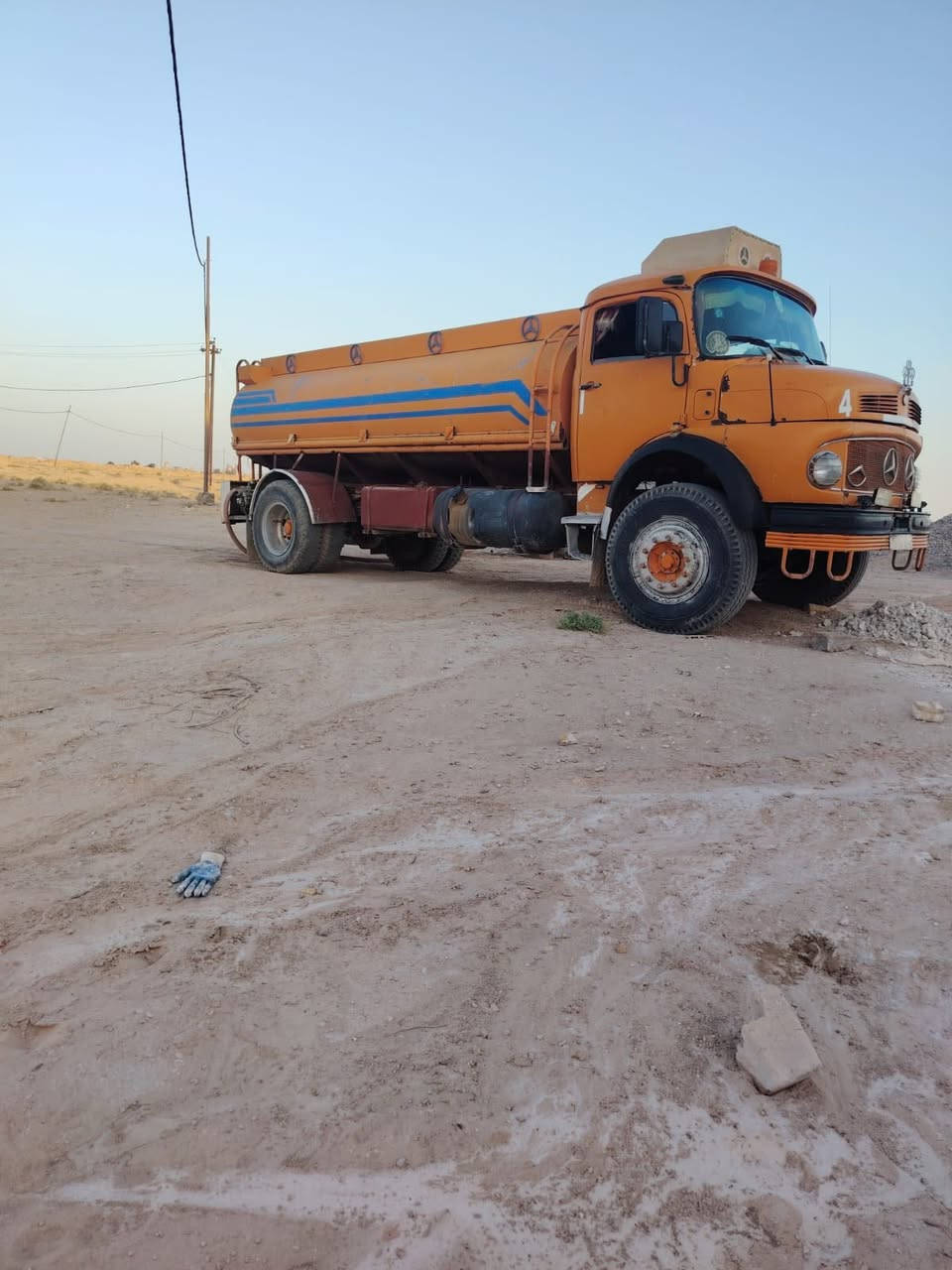 السلام عليكم ابردين موديل81سنويه 2028 رقم بابل المحرك بي خيط بخار وماينقص شاصي مكفول كفاله عامه اكسن ومقدم على الشرط ابريك هوا تانكي نص عمر سياره تاخذه تشتغل بيهه مابيه شي نضافة السياره مثل ماموضح كدامكم القماره بيهه لگط اخياسات مكلف بالنشر رقم صاحب السياره (***********)
