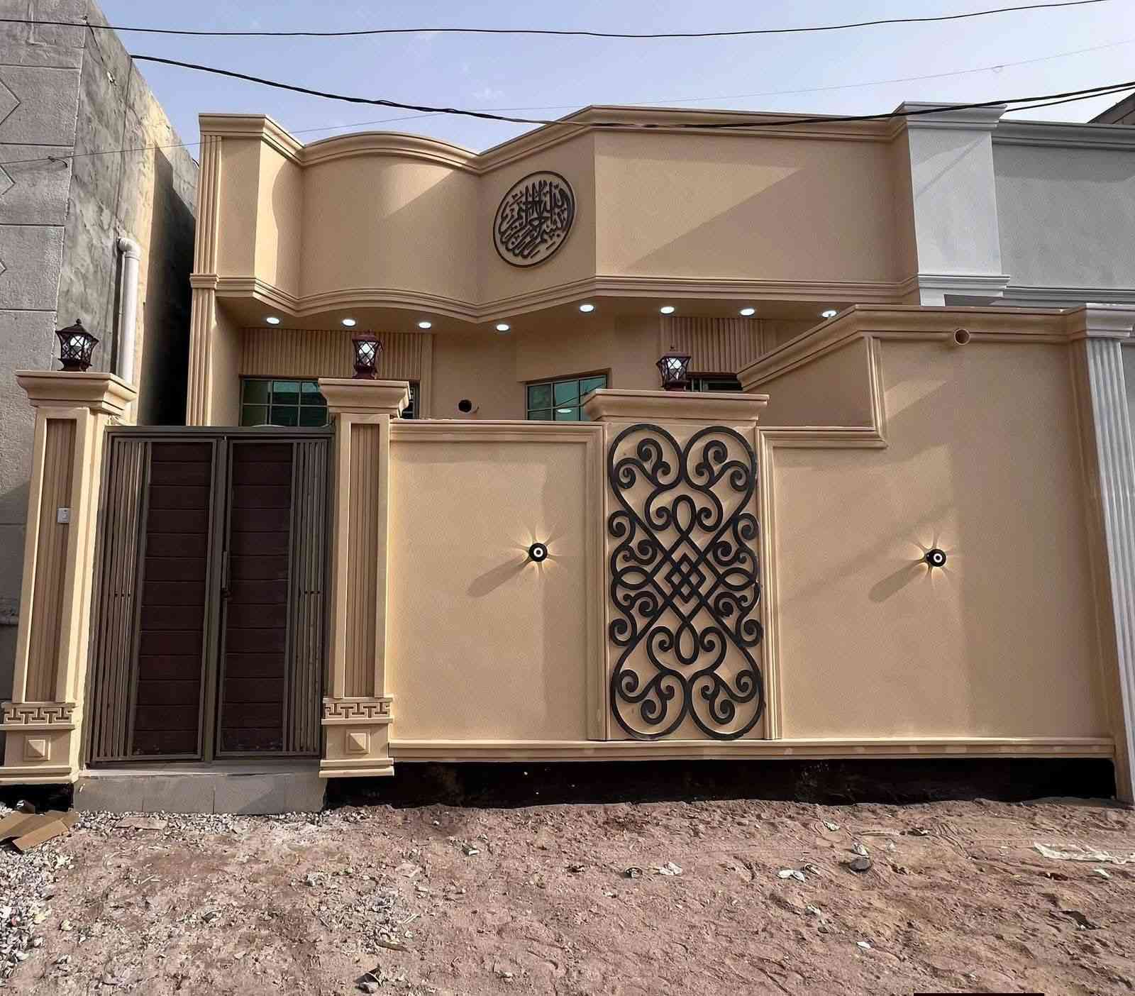 دار سكن للبيع 🏠

تستلم دارك عند المكاتبة مفتاح 🔑

تصميم مميز ملكي ( أكيد أجمل من التصوير )

#المساحة :: 120م 

الدار يقرب من السايدين الداخل 300م

#العنوان :: إبي الخصيب - الصنكر - قرب مازن سنتر .

#يحتوي :: كراج . استقبال . مطبخ . صحيات خارجية .

صالة . درج . صحيات داخلية . غرفتين منام . مناور .
…………….
ملك صرف زراعي عراقي نموذج 25
…………….
#السعر_المطلوب    75  مليون قابل للتفاوض .
…………….…………
#للأستفسار  ***********   مع وتساب
