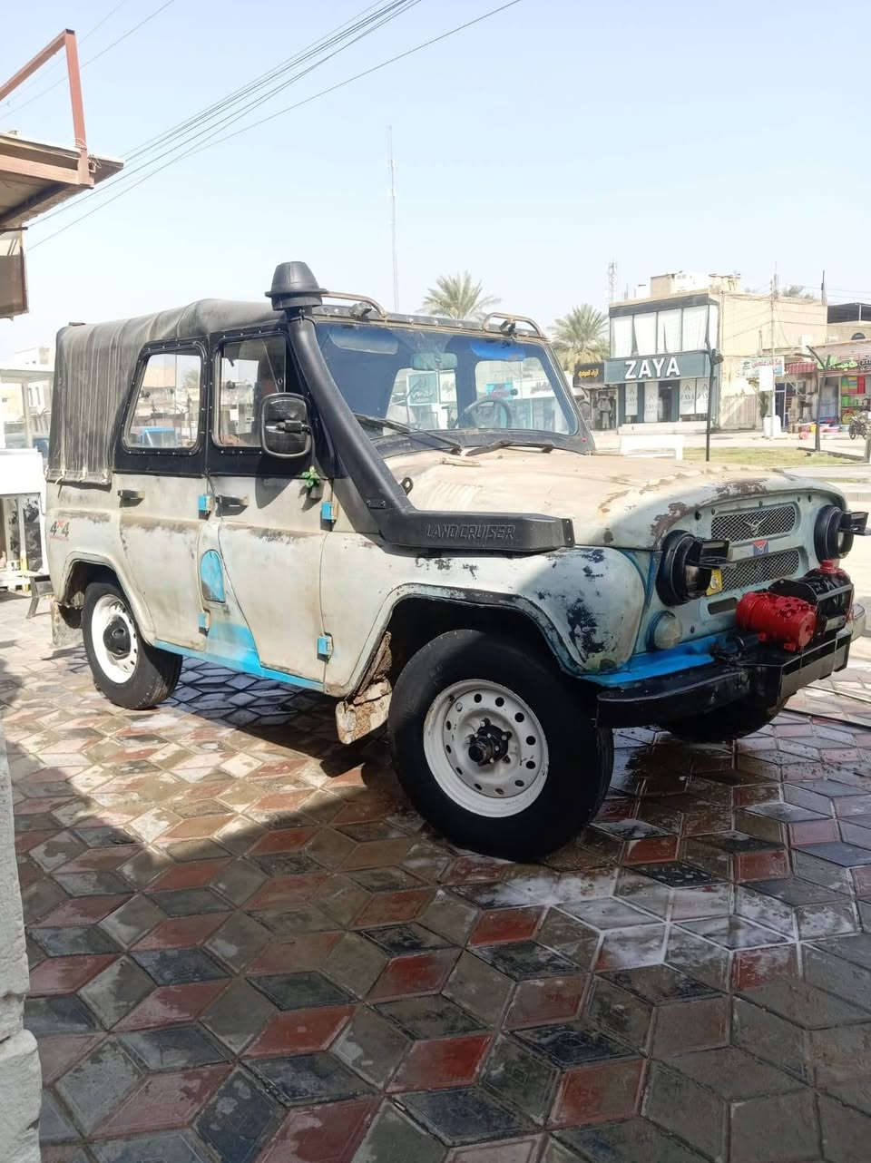 السلام عليكم شباب سيارة 2000للبيع مكينة وكير جدد شاصي جديد السيارة خير من الله  الاستفسار       ***********
