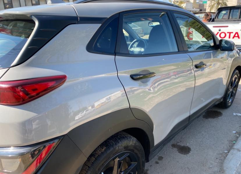 كونا 2023
لون إسمنتي داخل ابيض ماشيه 30 الف فقط 
فول مواصفات بصمة تشغيل عن بعد شاشه جبيره رادرات 360 اشاير بالمري نقط عمياء كشن كهرباء
صور الحادث مرفقة 
سيارة كلش جديدة كير محرك تبريد كله بلادي ما مفتوح بي برغي
محرك 2000 دوش المرغوب 
رقم بغداد باسمي تحويل مباشر 
سعر 166 وبي مجال بسيط 
مكان السيارة بغداد 
***********
