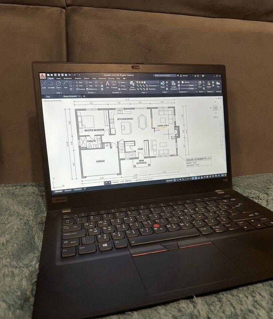 لابتوب Lenovo ThinkPad (جيل حديث - نظافة حاله حال الجديد  
للبيع: جهاز بحالة الوكالة (استخدام شخصي جداً بسيط) - الجهاز معروف بمتانته وقوته، من أرقى فئات اللينوفو.
المواصفات الفنية (الحديثة):
• الموديل: Lenovo ThinkPad (تصميم عملي وأنيق سوبر سلم وزن خفيف ).
• المعالج: Intel Core i5جيل 10 - (أداء جداً عالي، أحدث وأسرع بهواية من الأجيال القديمة).
• الرام: 8GB DDR4  قابل للتطوير إلى 32 GB ).
• كرت الشاشة: Intel 4GB قابل للتطوير Graphics (هذا الجيل الجديد يفتح برامج وألعاب بسلاسة عالية 4GB ).
• الهارد: 256GB SSD NVMe (أسرع أنواع الهاردات حالياً، الجهاز يشتغل بلمحة بصر هم قابل للتطوير ).
• الشاشة: 14 إنش (وضوح عالي ومريحة للعين).
الأداء الفعلي للجهاز:
1. بالألعاب: بفضل معالج الجيل10 المتطور، الجهاز يشغل ألعابكم المفضلة بكفاءة:
• ببجي (PUBG).
• GTA V.
• ألعاب كرة القدم (FIFA / PES).
2. للشغل الهندسي والتصميم: المعالج والكرت مصممين حتى يتحملون لود قوي:
• برامج الهندسة (AutoCAD, Revit).
• برامج المونتاج والتصميم (Photoshop, Premiere).
• برامج الدراسة والبحوث والمحاسبة.
3. الحالة والنظافة: الجهاز "أخت الجديد"، نظافة 100%، ما مفتوح ولا مصلح ولا بيه أي شخط، استخدامه جداً قليل.
4.:
• كيبورد عربي/إنجليزي أصلي.
• بطارية 5-6 ساعات حتى 7.
• كاميرا واضحة وميكروفون نقي جداً للدروس والاجتماعات.
• منافذ: USB 3.0 + HDMI + Type-C + LAN.
5. الملحقات: الشاحن الأصلي مالته.
السعر: 365] ألف دينار 
.


**إذا كنت صاحب هذا الإعلان وتريد حذفه لأي سبب، رجاءا أرسل رسالة إلى الدعم الفني**