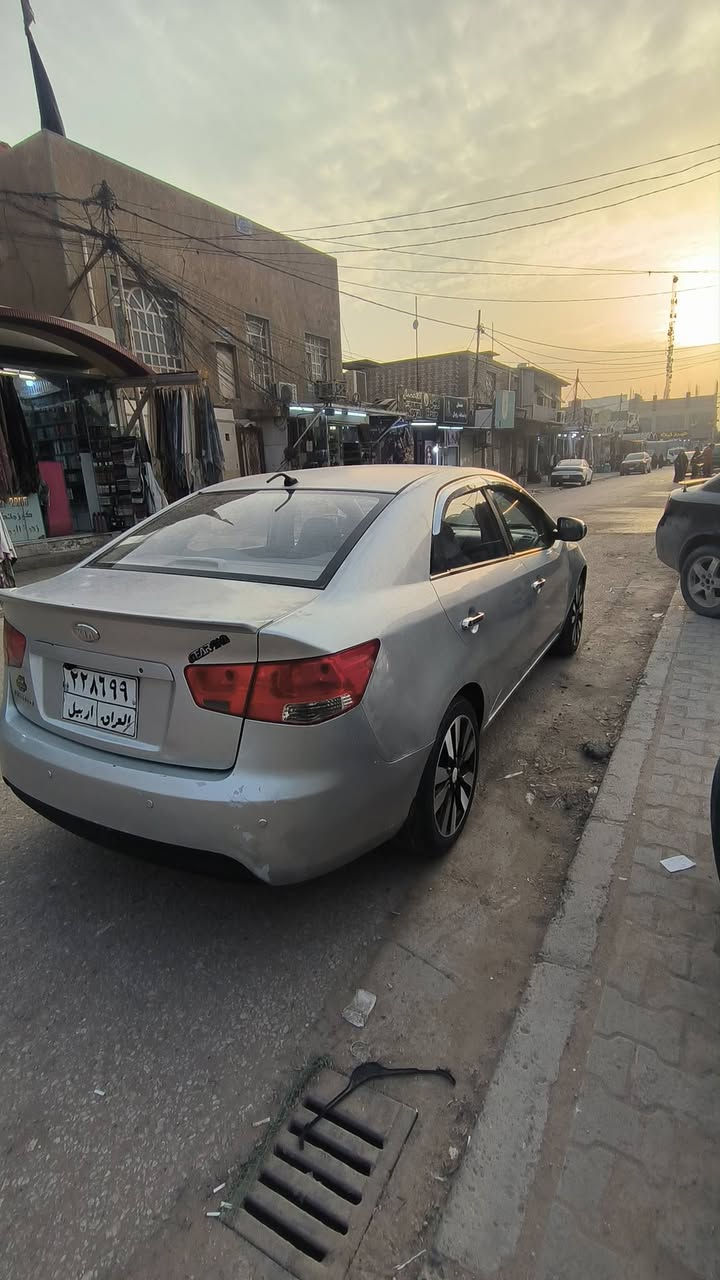 السلام عليكم
كيا سيراتو للبيع 2009 خليجي 1600 بيهه 3قطع بدون دواخل 
السعر 79وبيهه مجال المكان النجف 👈. ***********
