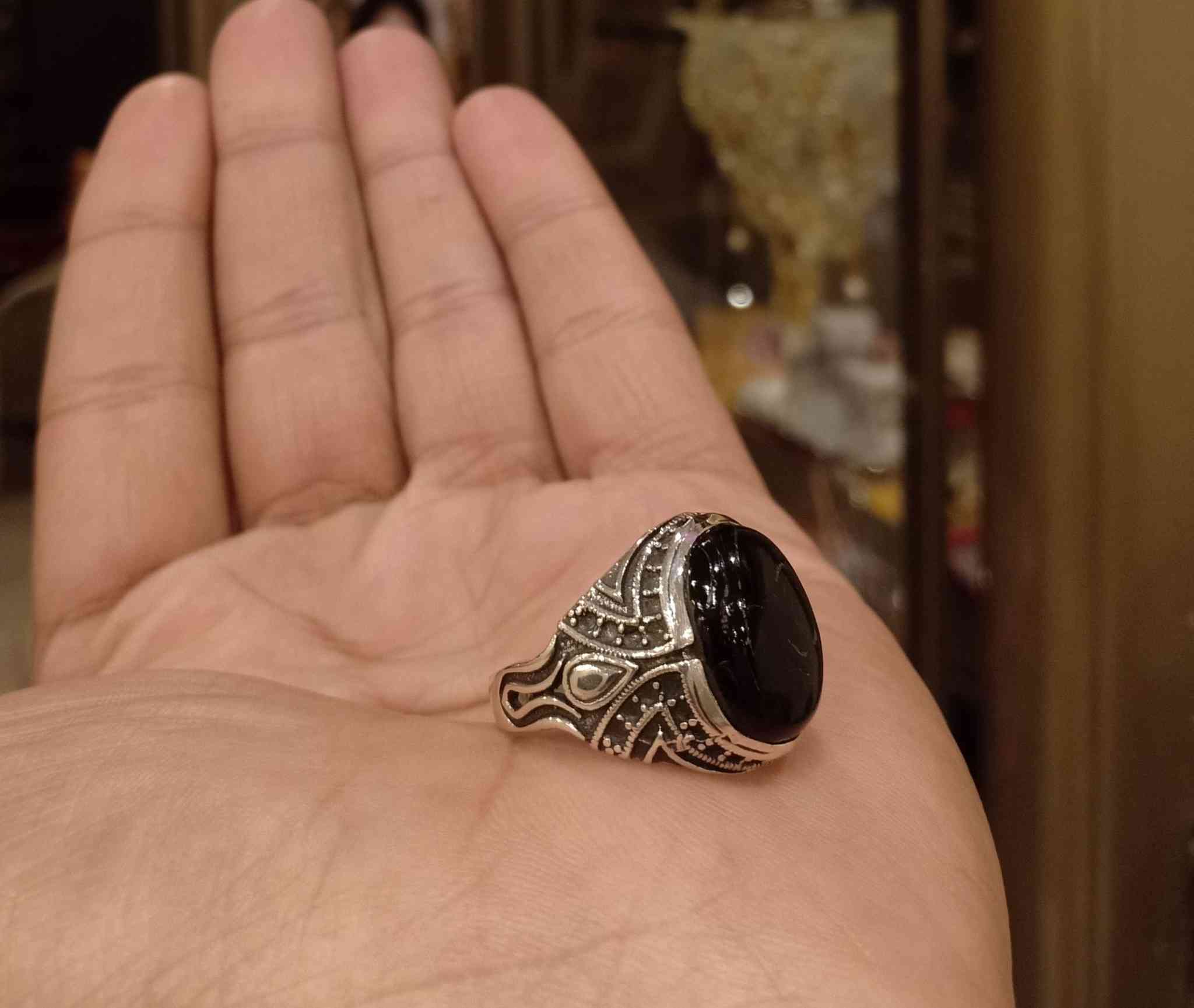 عرض صدقني مش هيتكرر تاني هتلحق يا ما تلحقش خاتم فضه عيار ٩٢٥ بحجر من نوادر حجر اليسر البحر الاحمر الطبيعي وحط تحت كلمه طبيعي مليون خط حاجه تحفه زي ما حضرتكم شايفين حاجه بسم الله ما شاء الله 
وربنا يبارك لصاحب النصيب لاول حاجز ب ١٢٠٠جنيه
يوجد شحن لاي مكان في مصر 🇾🇪


**إذا كنت صاحب هذا الإعلان وتريد حذفه لأي سبب، رجاءا أرسل رسالة إلى الدعم الفني**