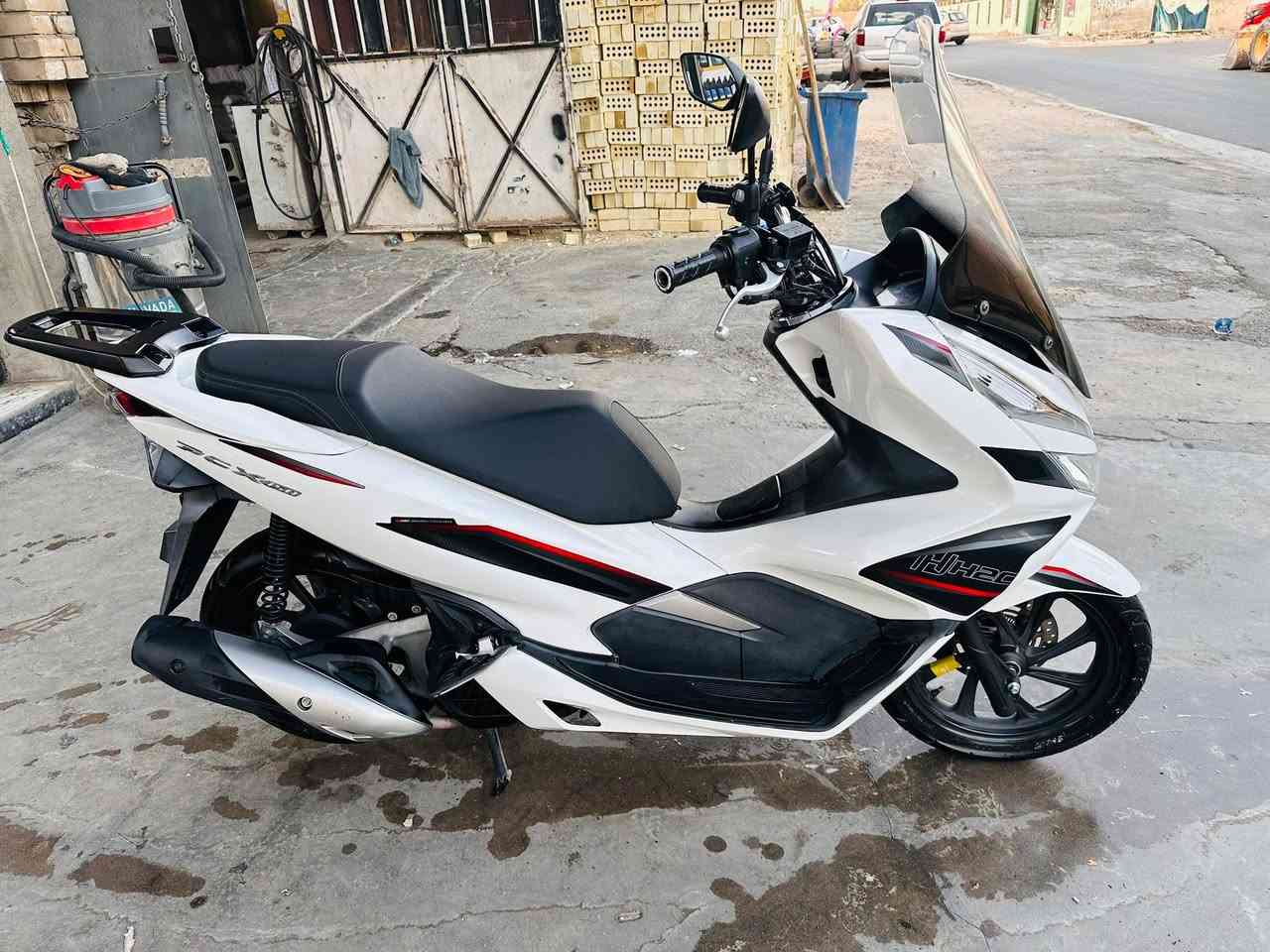 السلام عليكم
للبيع 🔥🔥بي سي اكس 🔥الجيل الثالث 
ياباني اصلي مكينه 150دراجة نضافة 100%🔥ع ايدي منزلها من الرمبه 
مكاني بغداد الشراي يتصل ***********
