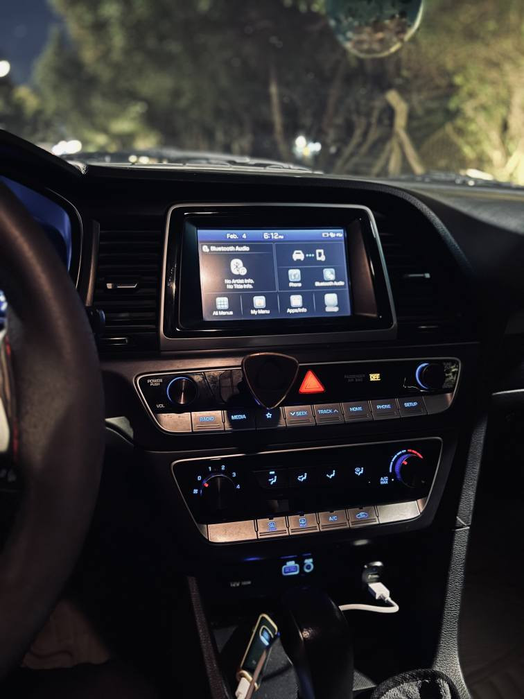 سلام عليكم 
سوناتا 2019 
مواصفات se 
محرك 2400
رقم شمالي دهوك  تحويل مباشر 
ادامة جديدة 
بدون اي چيك بالدشبول 
ماشية 95 ميل قابل لزيادة 
حادثة مثل مموضح بسونار  وهنا بالعراق صار بية دحجة بسيطة بصندوق بعده ممصلحة 
حدادية السياره 50%
مكان السياره نجف 
للاستفسار *********** النجف, العراق
