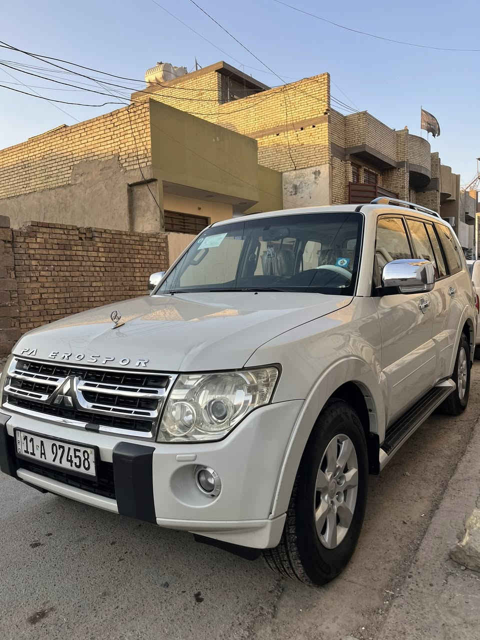 السلام عليكم
للبيع باجيرو موديل ٢٠١٠ 

مكفوله كفاله عامه 

فول مواصفات حبتور 

شاشه كبيرة

ثلاجه

كشنات كهرباء 

حساسات

مكينه ٣٥٠٠

السعر ١٥٥وبيها مجال 

الاستفسار الاتصال ***********

العنوان بغداد العبيدي
