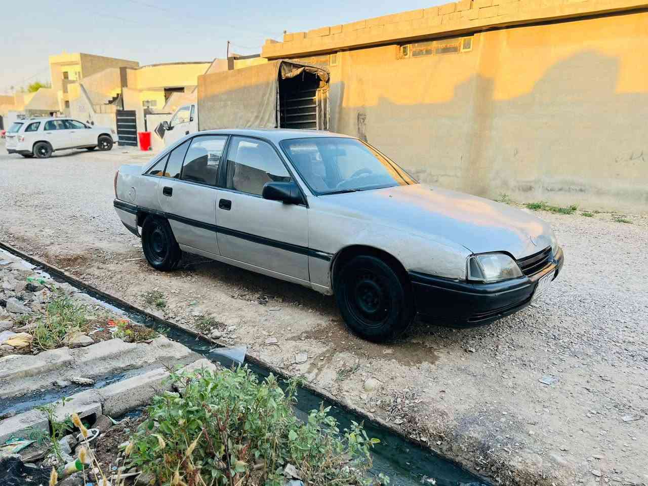 سلام علیکم
‏ للبیع و   مراوس
سعر ۲۷ و بی منال
‏اومیگا مودیل ٨۹ محدث ۹۱ 
‏گیر اوتوماتیك 
‏محرك ۲۰ بیلاد 
‏گیر و محرك اکسل شرط 
‏جاملغ واحد بی ضربە 
‏صبغ عام لل جمالیە 
‏رقم کرکوك سنوی عضم عاج 
‏مشروع وطنی شرط تحویل وکالە 
صقف سلاید
‏دفتر بانزین موجود 
‏ تخم تایر جدید باتری جدید
‏لایت زینون 
‏دهن گیر و محرك جدید بدلتە 
‏سیارە بدون مصروف 
‏
‏عنوان کرکوك 
‏*********** رقم بی واتسئاب
‏
