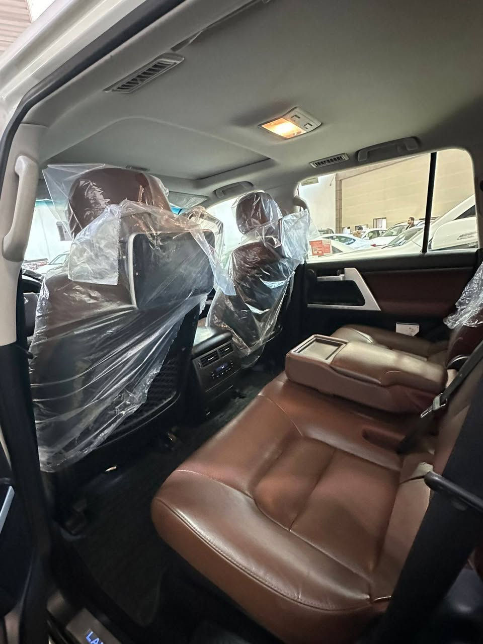 سلام عليكم لاندكروز ٢٠١٧ في إكس اس ٥٧٠٠ مواصفات لكزز رادار أمامي رادار خلفي تحديد مسار نقاط عمياء جكات تصعد تنزل خزن ميموري داخل قرميدي ٣شاشات باب خلفي كهرباء ستيرن كهرباء تدفئه تبريد كشنات ٤كامرات كشاف ظباب تخم تاير دنلوب ٤بصمات بيبان تشغيل عن بعد كير ٨ نمر صبغ جاملغ امامي وباب خلفي وربع لباب الخلفي ماشيه ١٤٠ سعر ***********
