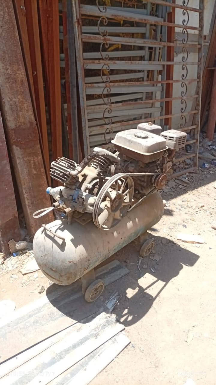 السلام عليكم من رخصت مدير الكروب كمبريسر للبيع بغداد مدينة الصدر  شغال


**إذا كنت صاحب هذا الإعلان وتريد حذفه لأي سبب، رجاءا أرسل رسالة إلى الدعم الفني**