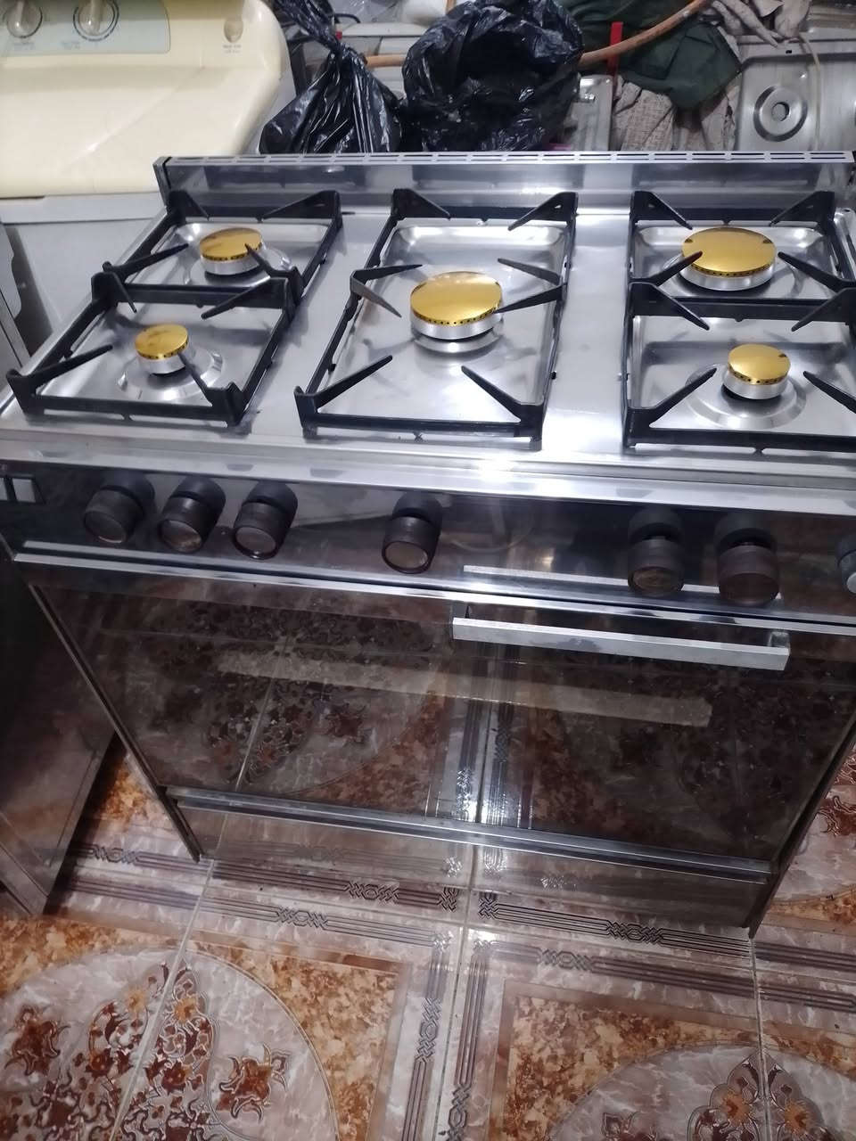 السلام عليكم توجد لدينا كافة أنواع الطباخات والغسالات الباله والمستعمله واسعار مناسبه جدا للاستفسار مراسلة الصفحه او الاتصال على الارقام التاليه ***********////***********
