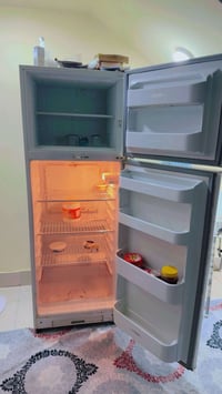 ثلاجة • حجم كبير • تجمد شغالة