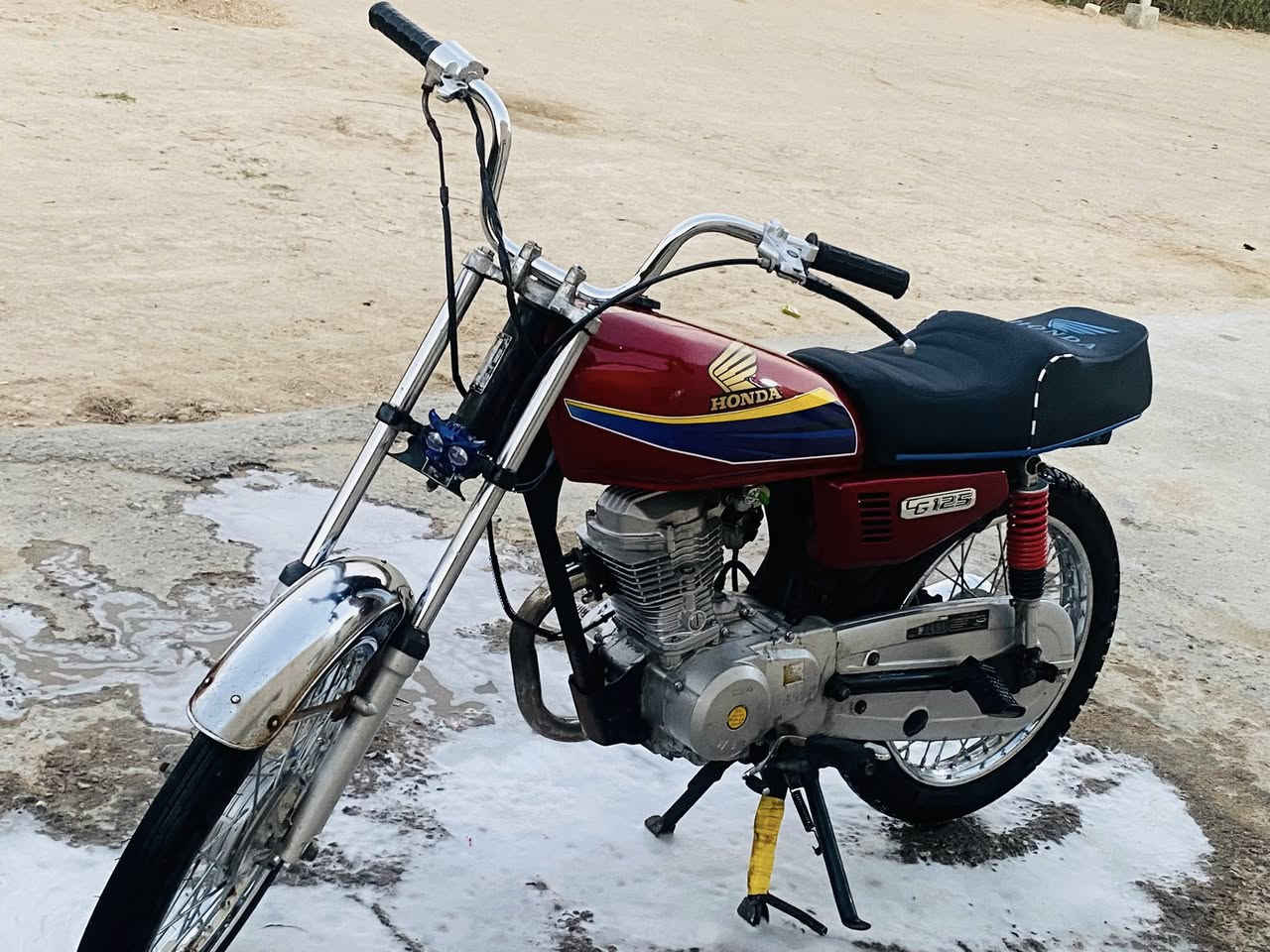 دراجه ايراني قبل فتره مجفته حلوه مكينتها  اوراقها ضايعه بيه ختم شاصي وبليته ابيع ادوات سعر475وبيها مجال بسيط ..


**إذا كنت صاحب هذا الإعلان وتريد حذفه لأي سبب، رجاءا أرسل رسالة إلى الدعم الفني**