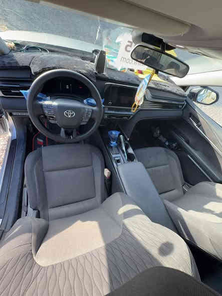 سلام عليكم سياره كامري مودين 2025هايبرد ضرر خفيف واضح بصوره راجع عل بارد رقم بغداد سنويه ال 2030 تحكم قياده تثبيت سرعه رادرات جانبيه خلفيه شاشه تدعم  كاربلاي منفذين شحن سبورت سياره جاهزه تحويل ثاني يوم ماشيه 38742  السعر 255وبيه مجال بصيط رقم *********** مكان سياره صلاح الدين تكريت العلم
