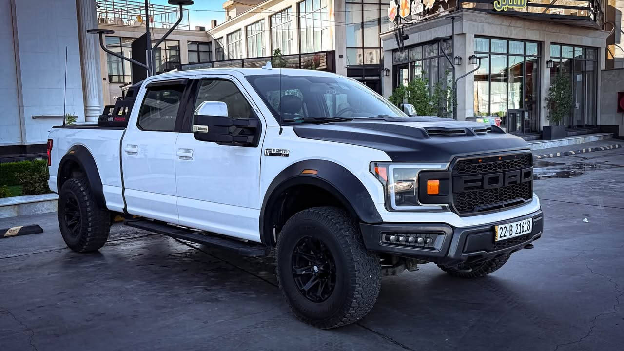 F150 لارييت فول مواصفات بانوراما 5000 v8
للبيع او مراوس (حسب القناعة)
فورد F-150 لاريت موديل 2018 محدثة رابتر بالكامل
📊 المسافة المقطوعة:٦٧ الف ميل 
🛠️ المحرك: 8 سلندر 5000 كير ١٠ نمر
وارد كندي ولا قطعة صبغ
 1FTFW1E5XJFC04516 رقم الشاصي

الاضافات والتزويد: (موجود وصولات بكل القطع)
مازدات رابتر مختمة فورد
شباك رابتر ١٦٠$
دعامية رابتر ٤٠٠$
تخم راجز وكام شفت ستيج 2
منظومة زينون ٤ عدسات 200$
تغليف جلد للارضية بالكامل 300$
ترفيع ٢،٥ انج 100$
نفخات جانبية ليد رابتر 300$
تايرات جبلي تخم جديد ١٠ طبقات بف كوتريدج $700
ويالة اصلية حجم 17
غلاف بدي
درع خلفي سيباية مع بروجكترات اربعة 350$
زوج مري F250 اصلي ام الاشارة 450$

• كير 10 نمر هيدروليك
• سقف بانوراما كامل
• شاشة كبيرة + كاميرا خلفية
• سستم صوت سوني 8 سماعات اعلى فئة
• كشنات جلد بالكامل الكشنات الأمامية كهربائية مع تدفئة
• فور ويل كير طرح تيبترونك مع 5 مودات قيادة
• زينون أصلي ٤ عدسات
• مرايات F-250 قابلة للتمديد يدويًا ام الاشارة
• جامة خلفية كهرباء بتحكم من السائق
 - دوسات البانزين والبريك كهربائيات
- هاندبريك بصمة
-حساسات خلفية 
- كامرتين خلفيات محيطية
• الأرضية مغلفة جلد فوق التغليف الأصلي
• دبة وسطية وبوابة إضافية – صوت طرب
• مرفوعة 2.5 إنج مع ويل 17 عرض 10 إنج
• تايرات 35/12.5 – الزوج الخلفي جديد
• كشافات بنيد فوق القمرة وخلف القمره
• نفخات الجاملغ رابتر بلصق (بدون براغي)
• كشنات خلفية قابله للرفع والطرح 
• باور انفيرتر شغال 100‎%‎ يفيد شحن بطارية السيارة + قدرة تشغيل إضاءة تخييم 
- تبريد قطعتين
• تحكم مري كهربائي 
• تحكم ستيرن جهتين 
• أوامر صوتية
• كروز سرعة
الضرر:  كندية بدون اي قطعة صبغ السيارة ولكن البجم محدث رابتر فيها اضرار باردة بسيطة و البجم بي طخة ولكن حتى الراديتر بلادي"
.

تفاصيل إضافية:
• خزان 140 لتر – يمشي من 800 إلى 1000 كم
• بطارية امرون 100 امبير اصلي
• رقم السيارة أربيل الدولي الجديد مدفوع ضريبة الحمل و هزة وبراد وسنوية جديدة باسمي
.
السعر ٢٤٠ ورقة مكاني بغداد
كل التفاصيل بالمنشور فقط الشراي يتصل واتشرف بالجميع🖤
***********
