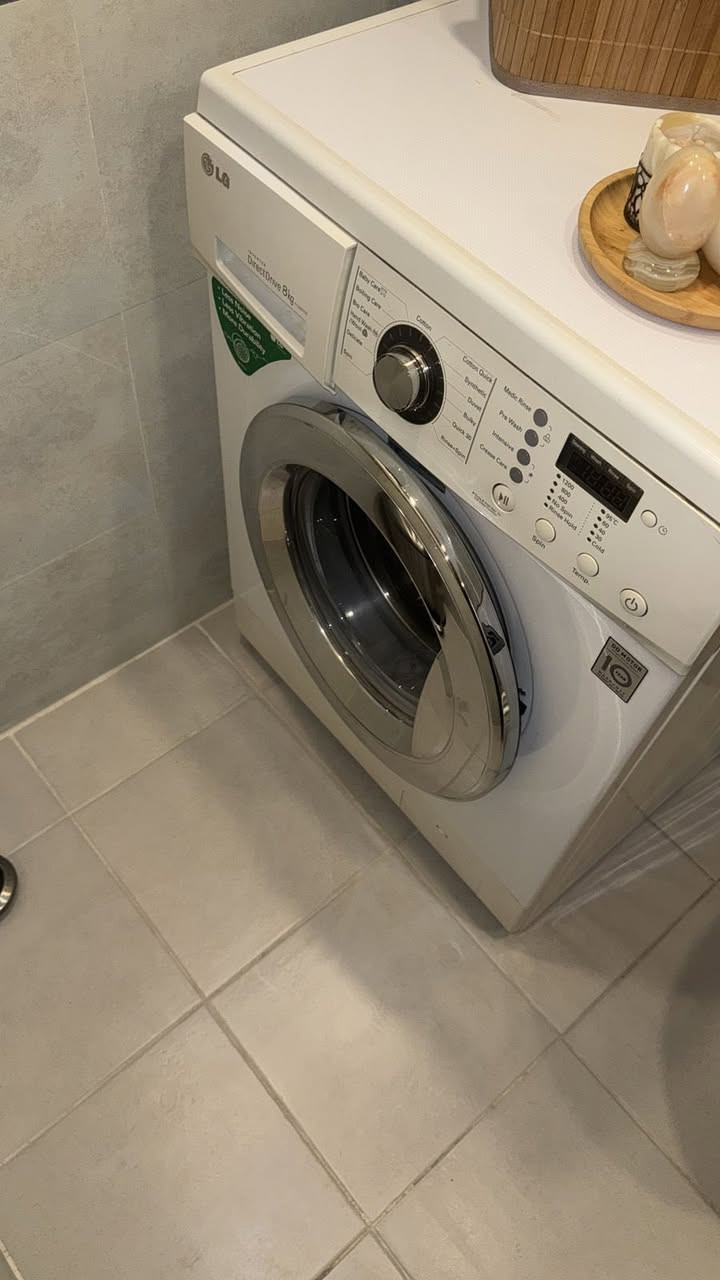 غساله LG                          سعتها 8 كيلوات  سعرها 450 الف


**إذا كنت صاحب هذا الإعلان وتريد حذفه لأي سبب، رجاءا أرسل رسالة إلى الدعم الفني**