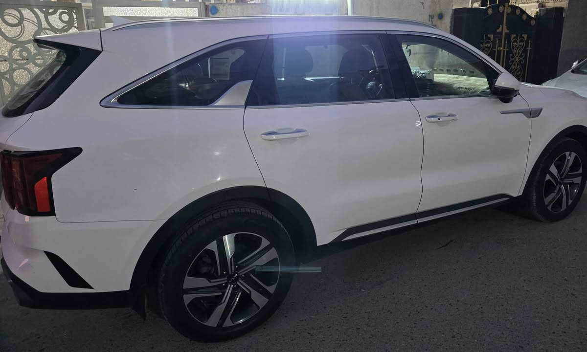 سورينتو 2023 خليجي اعلى فئة 4X
فول 1/1 اعلى فئة بالمواصفات 
ماشيه: 52.800  كيلو وبالتزايد 
بانوراما
كشنات جلد
كشنات تدفئة وتبريد
خمس كاميرات 360
حساس اطارات
ماسحة خلفية ذكية
انظمة قيادة ثلاثية
(سبورت-ايكو-نورمال)
بصمات عدد 2
كشنات كهربائية
ثلاث جهات تحكم 
كير ماوس 
6 سلندر
شاشه كار بلي 
حساس امامي خلفي 
شحن واير لس 
اناره داخليه 6 الوان متغيره 
باب خلفي كهرباء
صندوق فتح ذكي  
7 راكب 
 قطع تبريد 3
5 ويل كب 
اتو هولد 
هند بريك دكمه 
نظام منحدرات 
لايت 4 عدسات 
كامره دواره 
بردات خلفيه  
شفتات ستيرن 
دخول ذكي
تشغيل عن بعد
تخم اطارات جديدة
السونار موجود بالصور
السيارة اعلى شيء بالمواصفات
رقم بغداد دولي
السعر. 330 $ ورقه 
مكاني بغداد
للاستفسار اتصل 
 ***********
