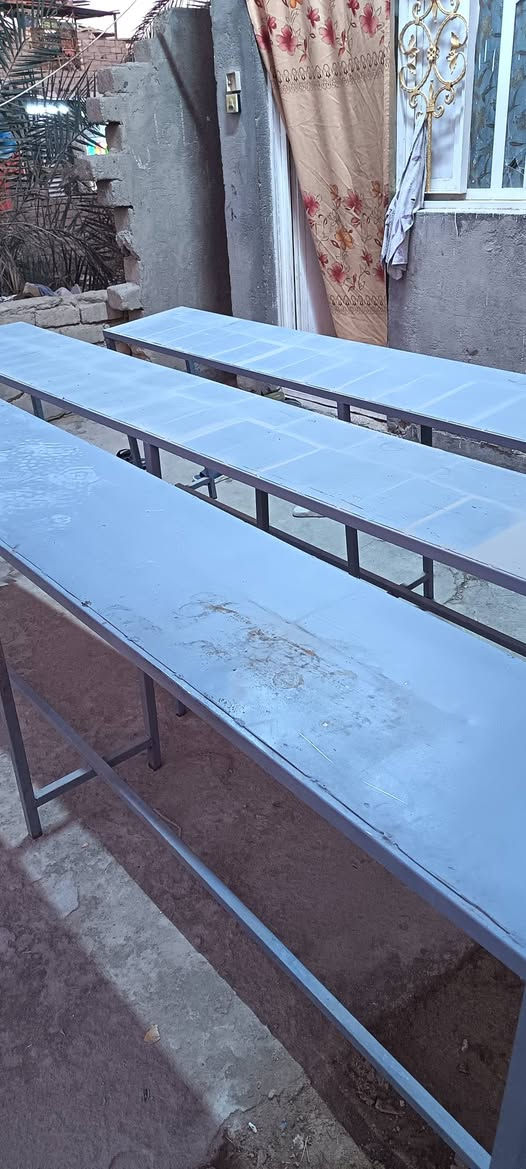 ميز حديد للبيع العدد ٣ الطول ٣متر العرض نص متر الأرتفاع ١ متر العنوان بصره شط العرب الفيحاء هاتف ***********
