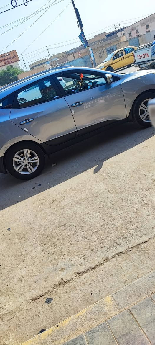 توسان 12 مكفولة ماعدا قبق الجنطه صبغ فقط والباقي كله مكفول  السعر 130

***********
