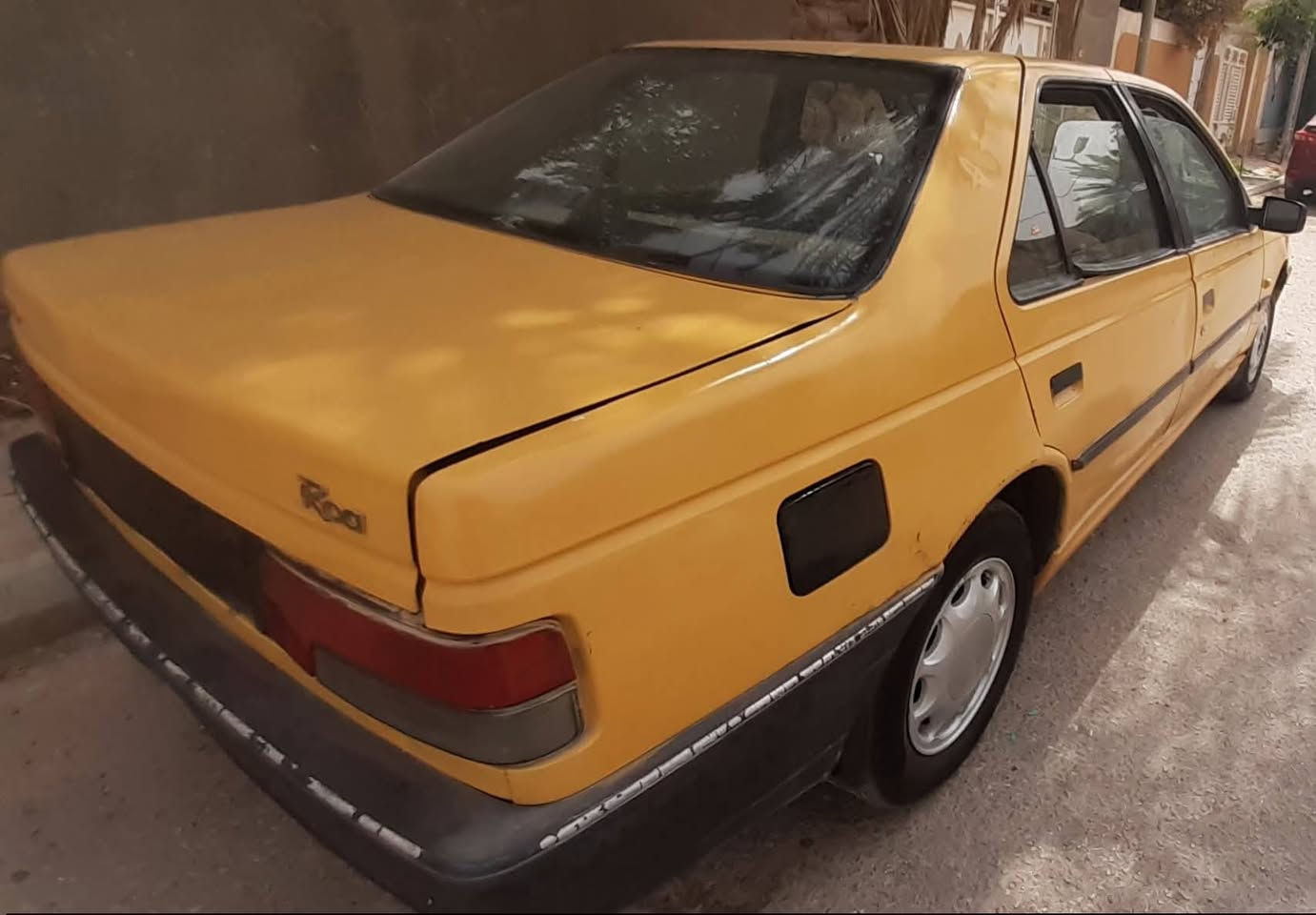 السلام عليكم بيجو روى كير ومحرك ونجي رقم انكليزي سنويه لل 27 صاحبه يريد مداور غرامات مصفره هيئه عليه 100 صاحبه يمي بل سماوه سعره 23 
رقم تليفون *********** وبي واتساب
