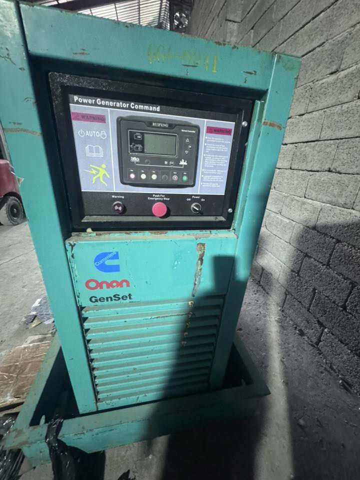 السلام عليكم 
مولد كمنز خمسه ونص زيتي كمشفت جبار
امريكي اونان 
400kv
وصول جديد 
شرط الحمل
للأستفسار/***********
ابو محمد الاعرجي
