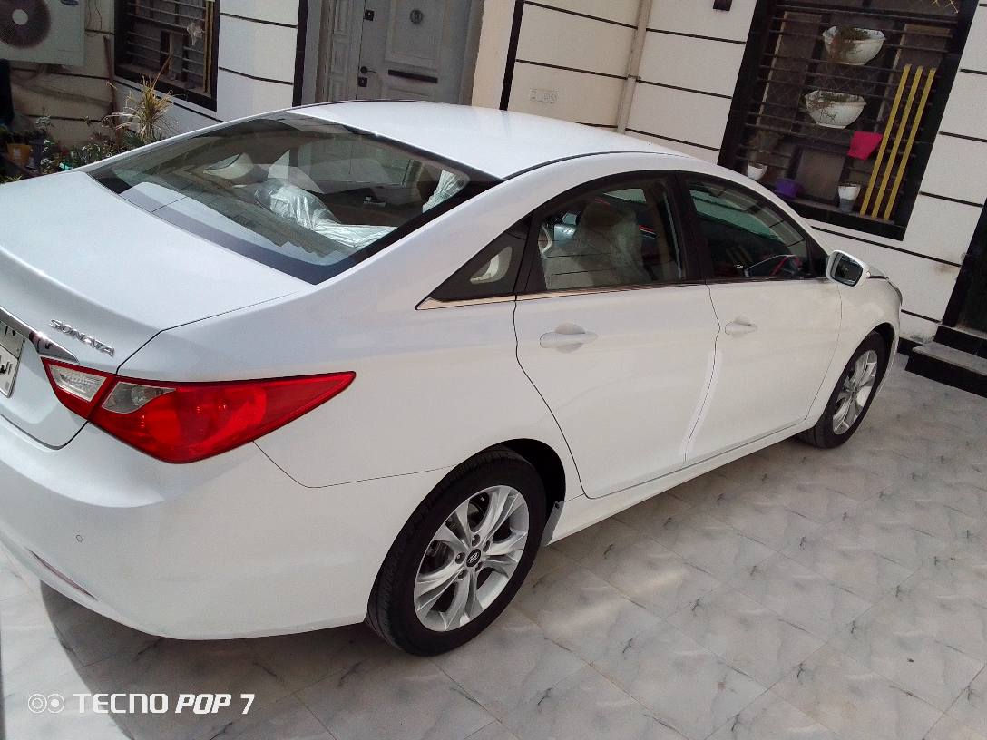 سوناتا2011وارد خليجي سيارة مكفولة كفاله عامه من الصبغ والسونار مرفق في المنشور مكينة 2400دوش كير ومكينة مكفولات صدر امامي وخلفي وتخم تاير جديد مواصفات السيارة شاير بالمري ومري شفط تحكمات ستيرن وحساس خلفي وكامره وشاشه ايباد رقم سليمانيه شرط التحويل سعر السيارة 128 وبيها مجال عنوان السيارة ديالى المقدادية رقم الهاتف *********** المقدادية, ديالى
