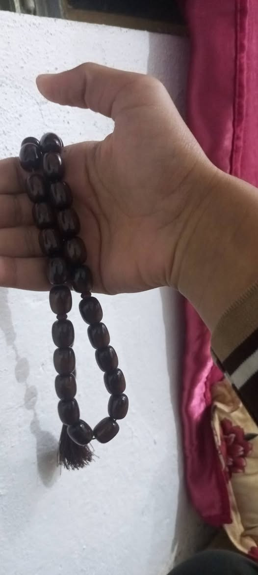 سبحه كزاز مكفوله الون كاوي ونقاط ذهبيه بسعر80الاف وبيه مجال الا تفاصيل***********
