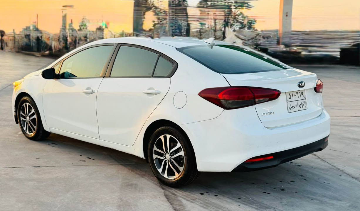 فورتي 2017 اربيل / رقم وسنوية جديد بأسمي 
مكينة 2000 دووش
مكينة وكير بحالة جيدة 
جاهزة مابيها اي نقص 
منظومة زنون كاملة عالي ناصي بلوجكتر 

بدون حادث ( فقط صبغ ) باب السايق + باب الخلفي 
وبيها مباوك بالجاملغ الامامي والخلفي على كد شبر 

مكاني بغداد / البياع 

بـ 110$ وبيها مجال بسيط 
*********** بغداد, العراق
