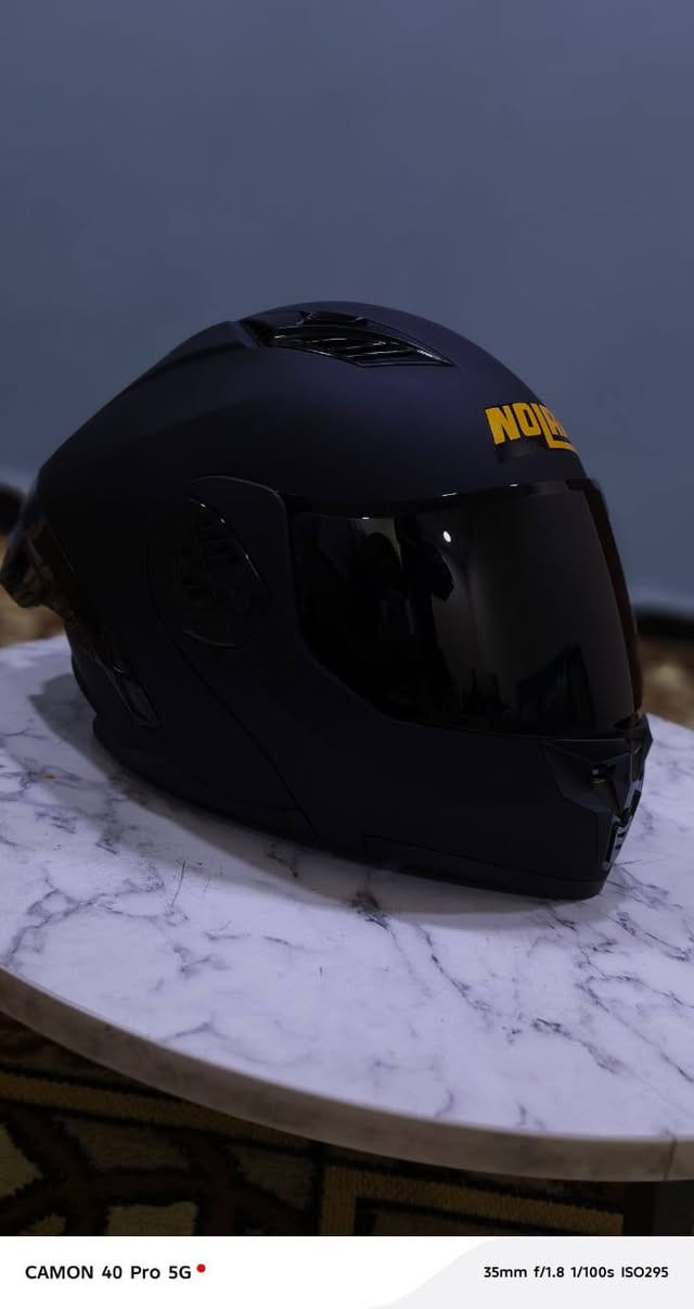 إعلان خوذة نولان (Nolan) 🏍️✨
خوذة رأس أصلية من شركة نولان العالمية، تجمع بين الأمان العالي، الراحة، والتصميم الأنيق لتناسب جميع عشّاق الدراجات النارية.
🔹 الألوان المتوفرة:
أسود مطفي سادة
أسود مع ذهبي بتصميم فخم
🔹 المواصفات:
✔ حاصلة على شهادة DOT و شهادة ECE العالمية
✔ عزل صوت ممتاز يقلل الضجيج أثناء القيادة
✔ مريحة جدًا باللبس ومناسبة للاستخدام الطويل
✔ خفيفة الوزن (1200 غرام تقريبًا) لتقليل الضغط على الرقبة
✔ متوفرة بجميع القياسات
🔹 الخيار الأمثل للسلامة والراحة والأناقة
نولان… ثقة عالمية على الطريق 🔥
يتوفر توصيل جميع محافضات العراق والفحص امام المندوب
بتعليقات مارد
***********
سعر خاص افضل حته لا انحضر
