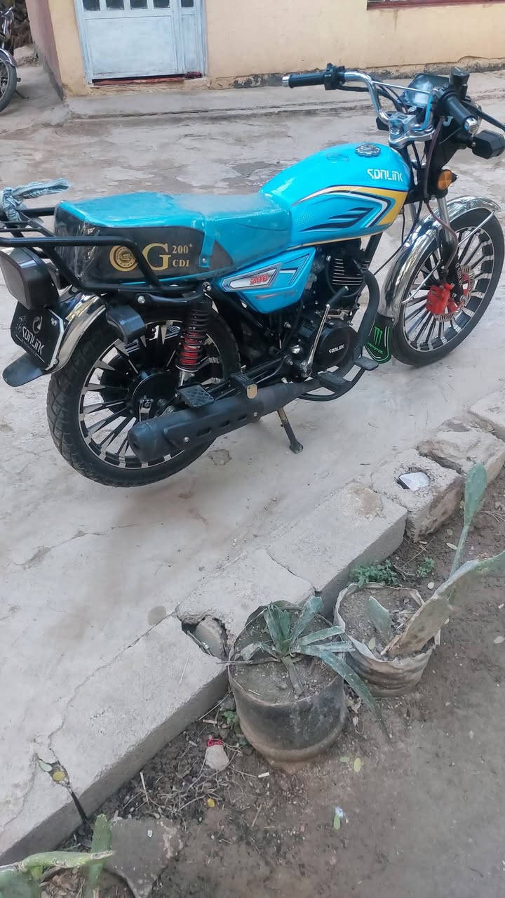 السلام عليكم دراجة سيفانه للبيع ٢٠٢٥ دراجة مستخدم اقل شهر جديده زيرو محركه ٢٠٠ مكفوله كفاله عامه اوراق سعره خاص او إتصل *********** واسط قضاء الصويره
