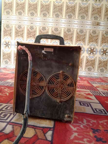 ماكنت الحام صنع 🇩🇪 تلحم نواع المعادن عل فحص سعر 500 وبيه مجال قليل مكاني بابل الهاشميه ***********
