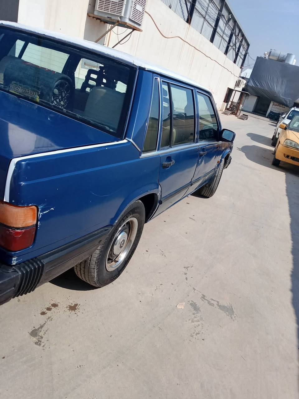 السلام عليكم للبيع فالفو 740موديل 1986 رقم نينوى الماني تبريد ثلج الشرعي موجود وكاله  وتحويل السعر 30وبيها مجال ‏‪***********‬‏ مكاني موصل حي عدن
