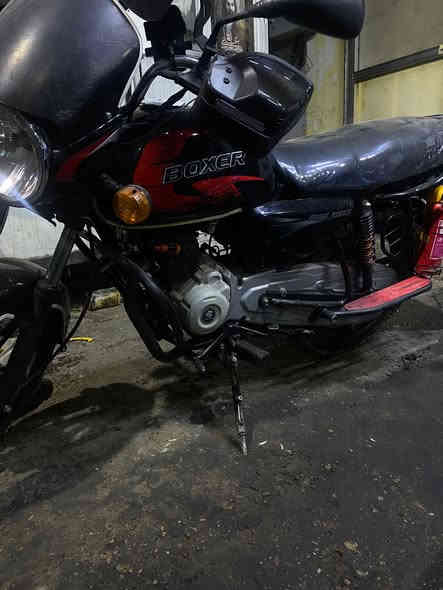 بوكسر للبيع موديل 2021 مرقم بغداد سنويه انكليزي ول الارقام الانكليزي بقاي عل استلام دراجه حلو بيها ملاحضات بصيطه السعر (مليونين) (مليونين) ما بيه مجال بس حك جيتك فقط (‭٠٧٧٦ ٢٥١ ٦٦٦٩‬)
