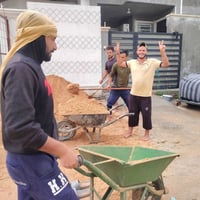 / يوجد كادر عمل جاهز  تصعيد مواد  / تنضيف بيوت  / تفليش  / تكشيط  / دف...