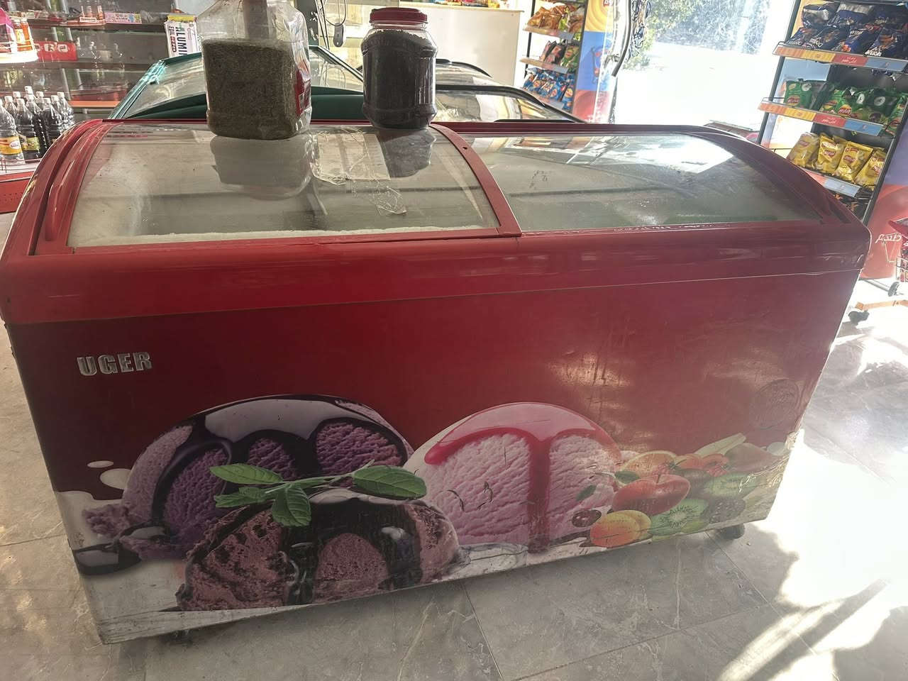 براد عدد 6+عارضات عدد 4 مستعمله للاستفسار اتصال عله الرقم *********** /***********
