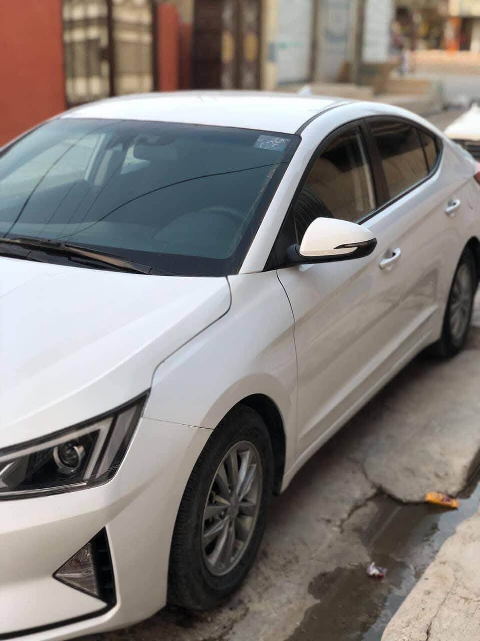 للبيع فقط 
AVANTE 2020 ابيض
ماشية 85kmالف

فول مواصفقات لكن بدون فتحه سقف
السيارة كوري باي كوري 
محرك 16 دوش 8 نوزل
ضربتها مثل ماموضح بالصورة ربع البوند مع دواخل لكن بدون شاصي 
كير ومحرك شرط 
تبريد ثلج 
السيارة جاهزة وكاملة ماتحتاج مصرف 
كوبون بانزين الكتروني بيها 
شرط التحويل 
السعر125$ وبيها مجال بسيط
الاتصال على الرقم 
***********
او ***********
