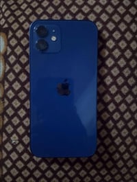 ايفون 12 عادي  نضيف 100/100 شخط مابي + بطاريه  مرفوعه 96+مامبدل بي أي ...