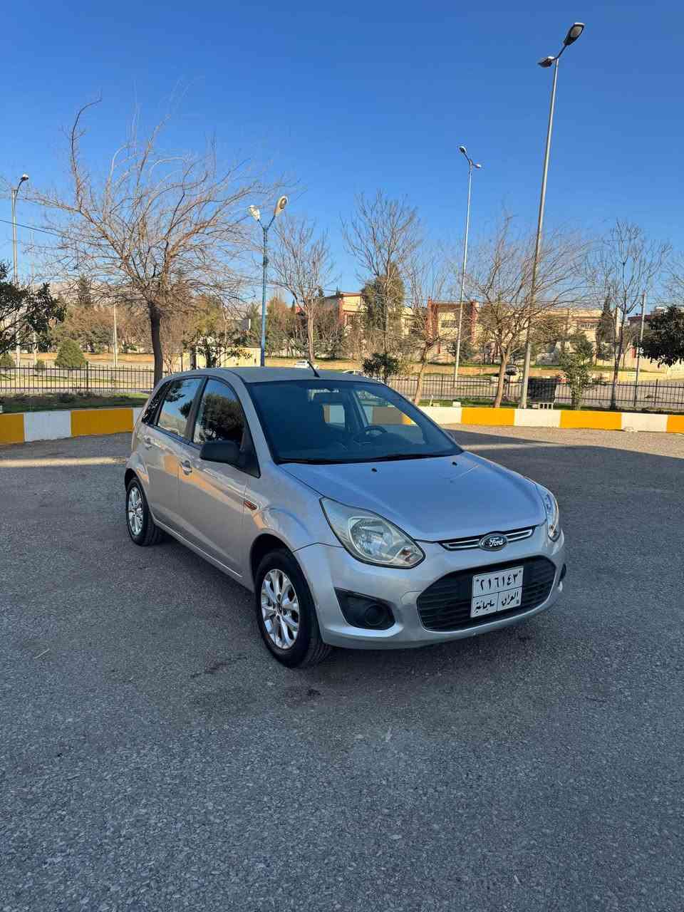 فورت فيكو ٢٠١٢ سه قفي كال بوه ته وه 
هه مو گياني كه پسه 
٤ پارچه ي هه يه بي ناو گرتن 

گير و مه كينه به شه رت
سه نه وي به سه ر چوه
به شه رتي ته حويل و غرامه
شوين سليماني
*********** Singapore
