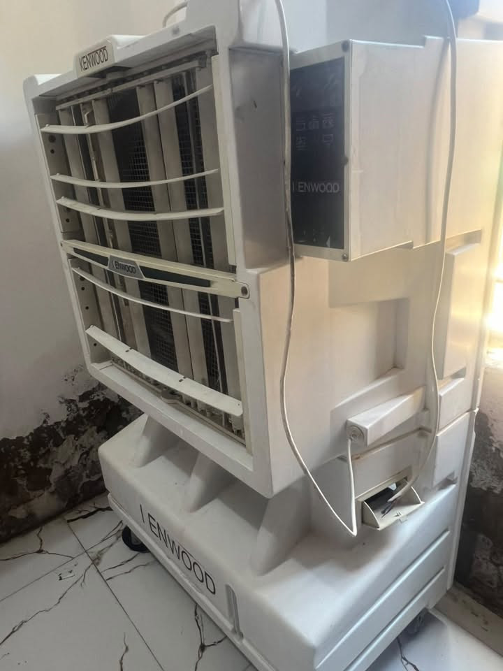 مبرة كمفيرة للبيع kenwoodثلاث سرعات ماطور نحاس اصلي***********
