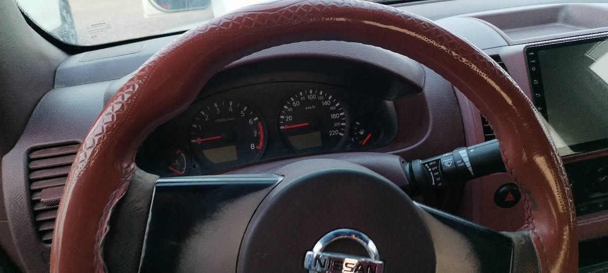 السلام عليكم ورحمة نيفاره مديل 2014 سنويه منتهيه البدي مكفول كير مكفول مكينه مبدل فقط زنجيل سياره حلوه ونضيفه تبريد ويه سويج تخم تاير حداديه كله جديد سعر 122$ المكان بصره حي الزهراء رقم تلفون ***********
