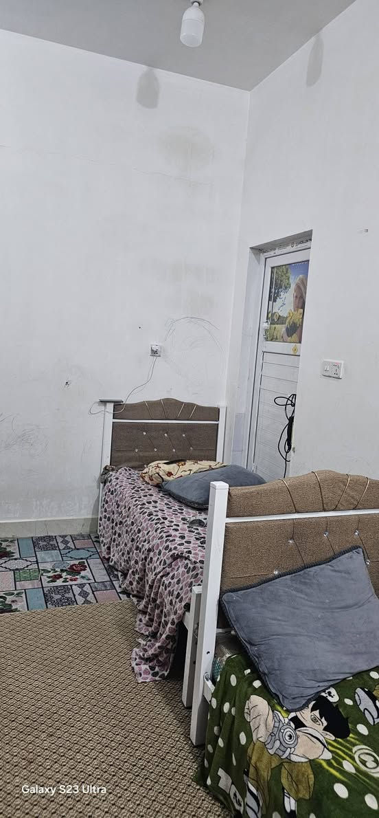 دار للبيع  بزراعي نجف حي  ميسان خلف سكله الكرعاوي  المساحه ٢٠٠ متر بناء درجه اوله  غرفتين  اوصاله اومطبخ وستقبال وصحيات   السعر 90 مليون اتصل   ***********
