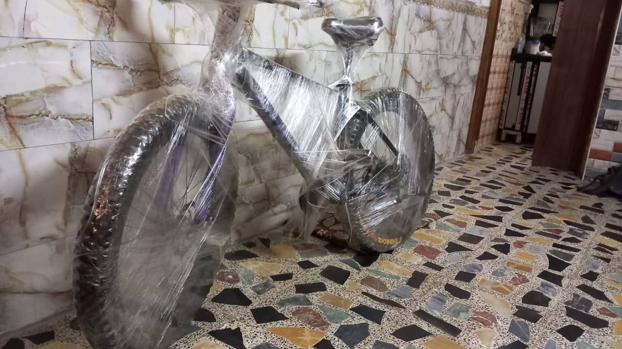 سلام عليكم بايسكل جبلي للبيع السعر 175الف بي مجال حك الجيه مكاني الحريه الأولى 
رقمي :***********
