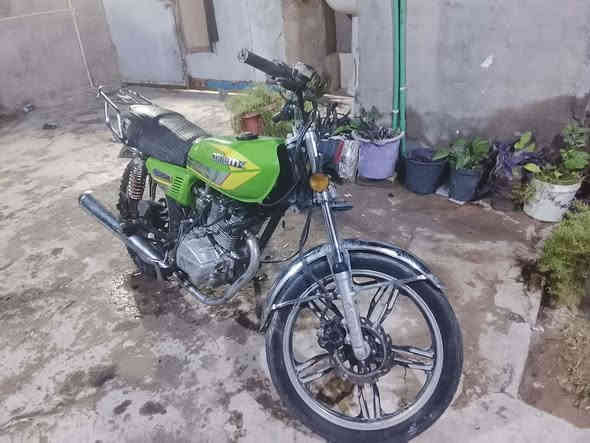 سلام عليكم دراجة ايراني موديل2022 ارواق ضايعة بس مكفولة من السرقة شوفة عينكم نضافتة سعر450بية مجال عنوان بغداد الزعفرانية ((مكلف بل نشر)) رقم صاحب الدراجة***********مستعجل علة بيعتة
